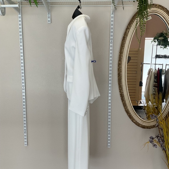 EMILY Polyester Skirt Suit Size 10 White Lined Notch Collar Cocktail 2PC - Picture 2 of 11